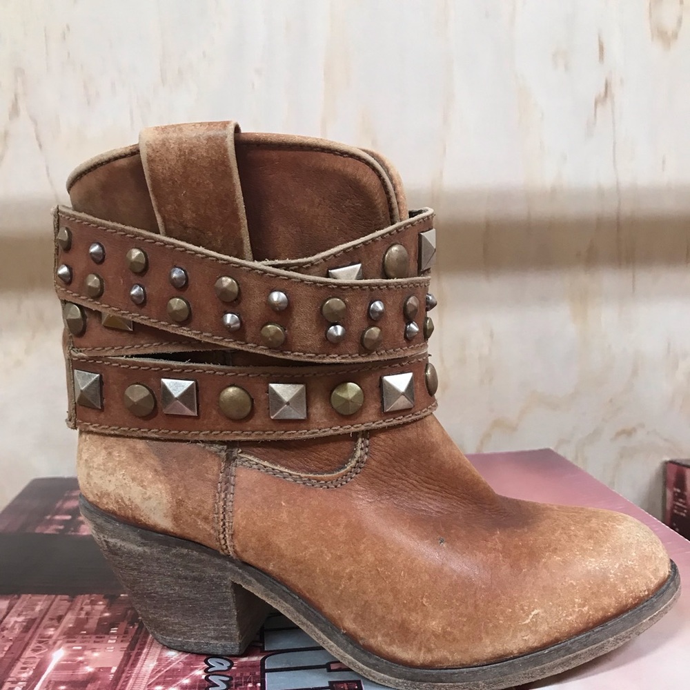 Corral boots Cognac Studded Strap Ankle boot